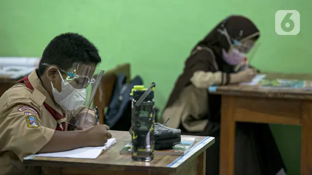Uji coba pembelajaran tatap muka hari pertama