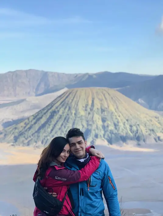 Asmirandah dan Jonas Rivano (Instagram/asmirandah89)