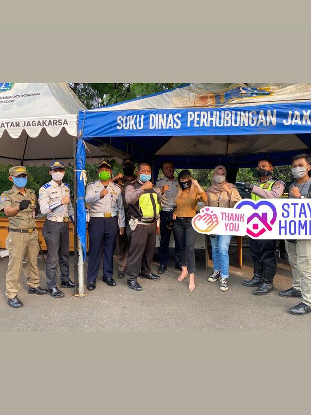 5 Potret Dinar Candy Saat Dapat Hukuman Akibat Langgar PSBB, Curi Perhatian