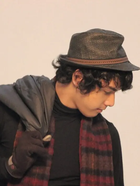 Tak  heran jika beberapa selebriti mengagumi ketampanan yang dimiliki Al. Christiano Ronaldo pun sering disandingkan olehnya.  ( via instagram@alghazali7/Bintang.com