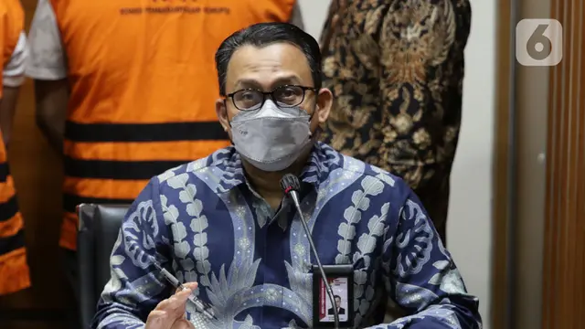 FOTO: KPK Tahan Bupati Langkat Terbit Rencana Perangin Angin