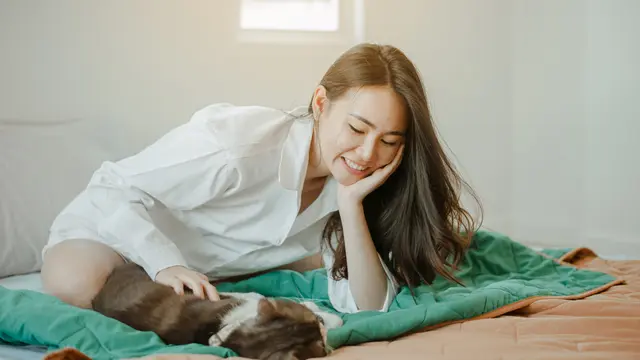 5 Zodiak yang Dikenal sebagai Cat Lover Sejati, Sampai Dianggap Keluarga Sendiri