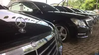 Mercedes Benz E250 yang digunakan rombongan Raja Salman ke Indonesia dijual PT Blue Bird Tbk. (Herdi Muhardi)