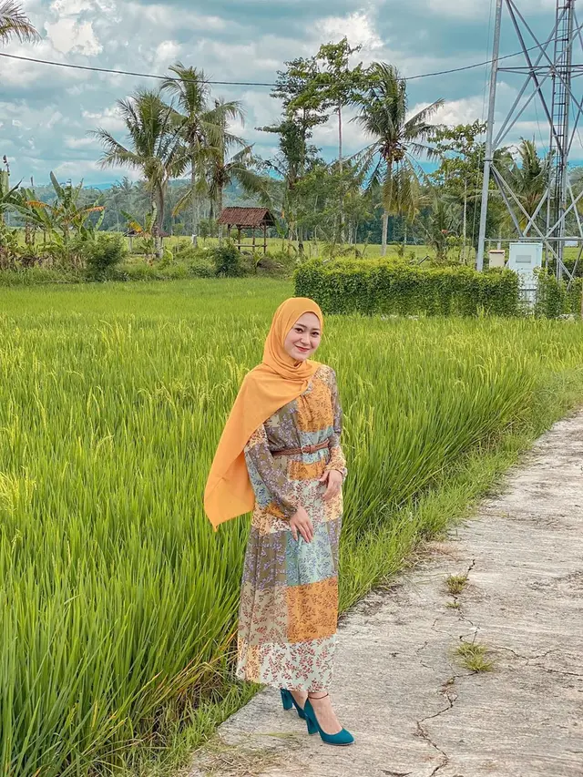 6 Pesona Vita Alvia saat Pakai Hijab, Makin Anggun
