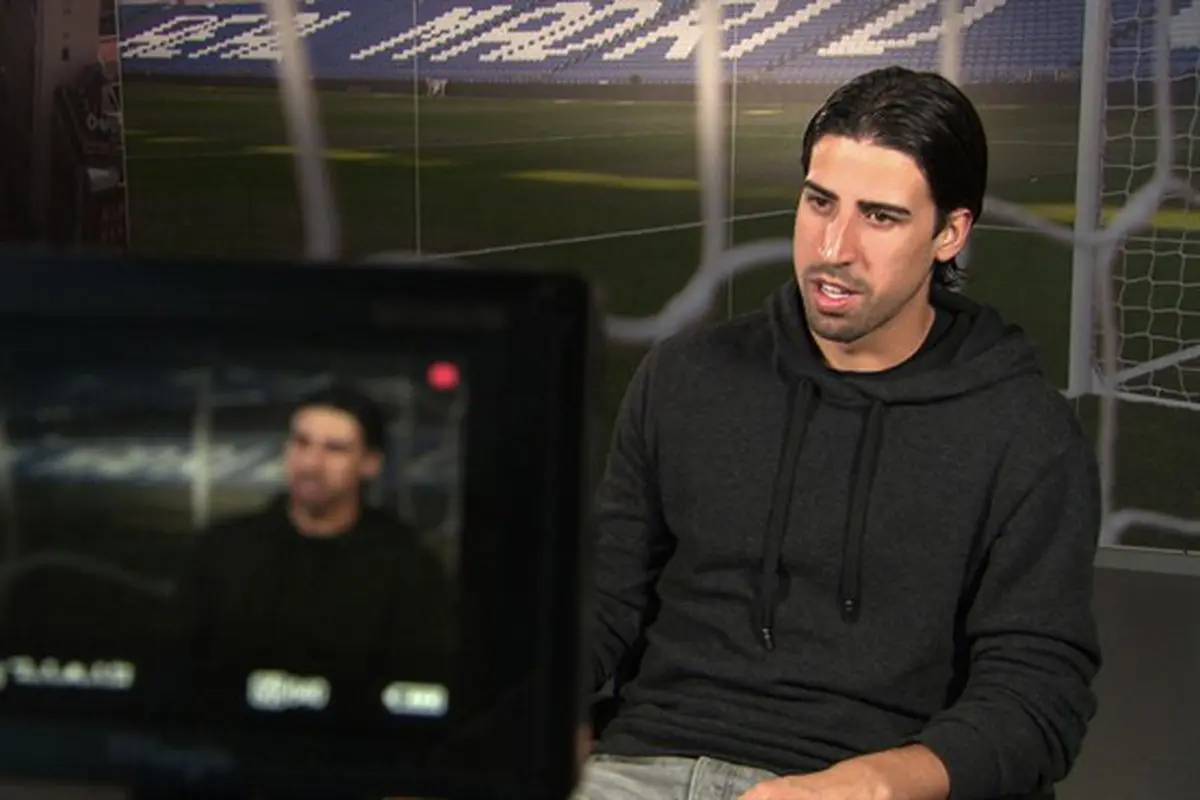Mengapa Khedira Enggan Nyanyikan Lagu Kebangsaan Jerman? (udah)