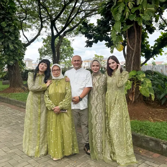 Lemah Lembut dan Peka, Ini Sifat Zodiak Cancer yang Terlihat pada Sosok Syifa Hadju - 2