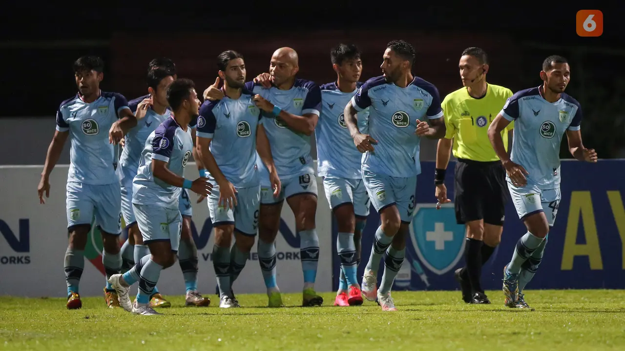 Foto: Adu Kuat Dua Pelatih Interim Berakhir Tanpa Pemenang di Laga Persela Kontra PSM pada Pekan ke-15 BRI Liga 1