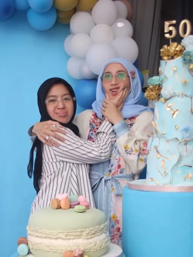 Desy Ratnasari dan anak [Instagram/desyratnasariterdepan]