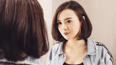 Meniti karier sebagai penyanyi dangdut, membuat Wika Salim juga sering lakoni beragam pemotretan. Parasnya yang cantik, membuat wanita kelahiran 1992 ini semakin memesona dengan jaket denim.(Liputan6.com/IG/@wikasalim)
