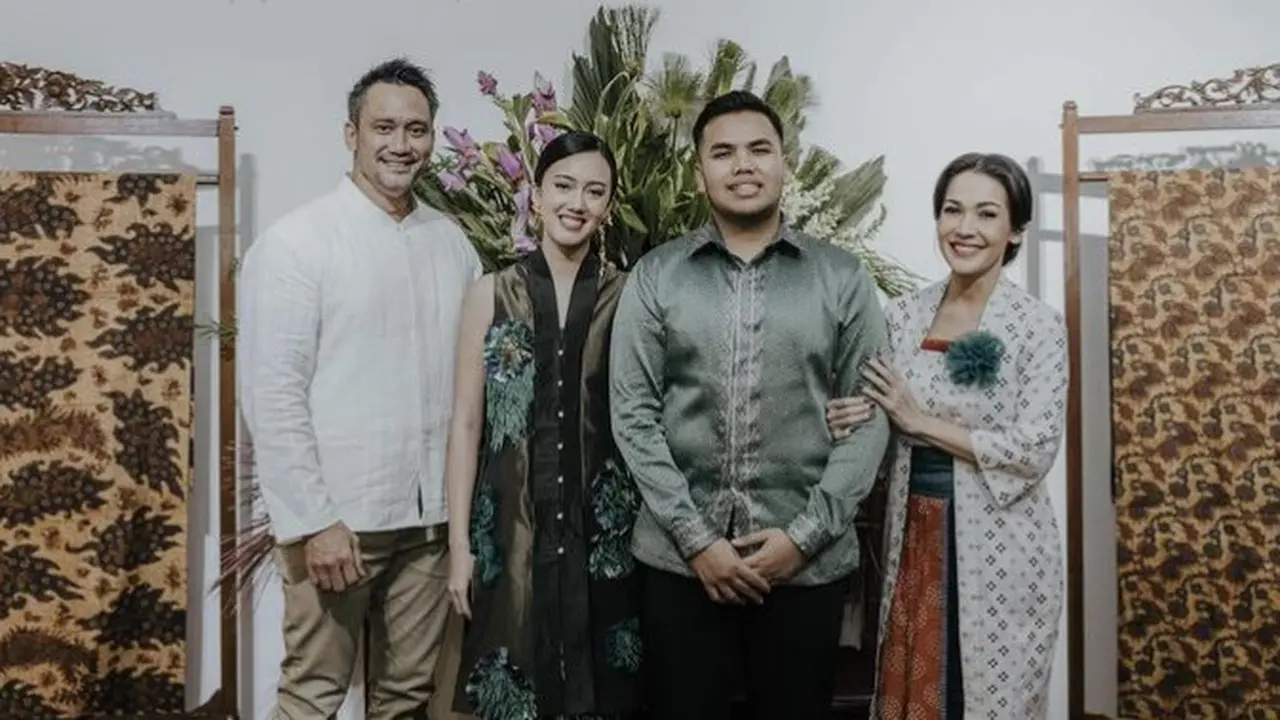 Tunangan Putri Sulung Tora Sudiro
