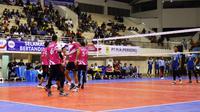 Tim putra Jakarta Pertamina Energi melibas Jakarta Elektrik PLN 3-0 (25-16, 25-14, 27-25) di GOR Ken Arok, Malang, Minggu (29/1/2017). (Bola.com/Andhika Putra)