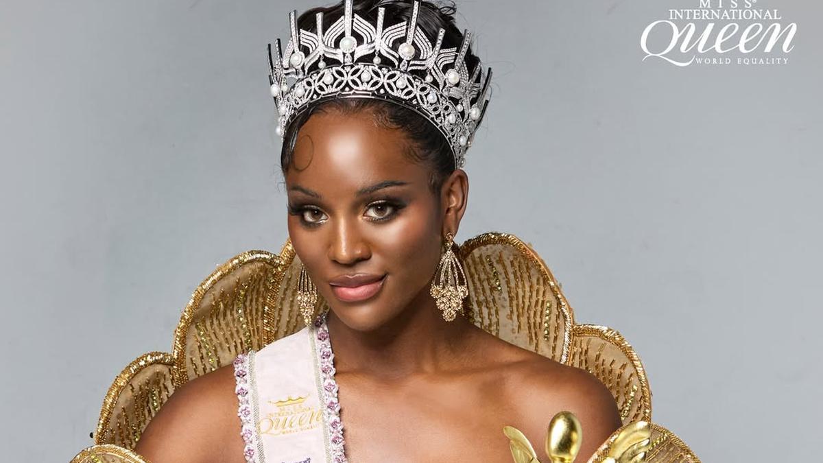 Pelukan Hangat Wakil Indonesia untuk Miss International Queen 2025 yang Diduga Jadi Korban Rasisme