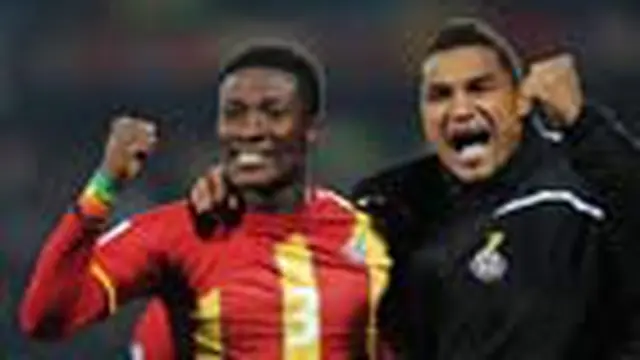 Melalui perjuangan panjang 120 menit, Ghana menundukkan Amerika Serikat 2-1 di babak 16 besar. Gol penentu Asamoah Gyan dan kegemilangan kiper Richard Kingson memastikan Ghana untuk pertama kali lolos ke perempat final dan berjumpa Uruguay. 