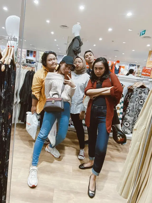 ilustrasi Potret Dea Annisa pemeran Suara Hati Istri yang Tetap Memiliki Wajah Imut/instagram: @deaaannisa