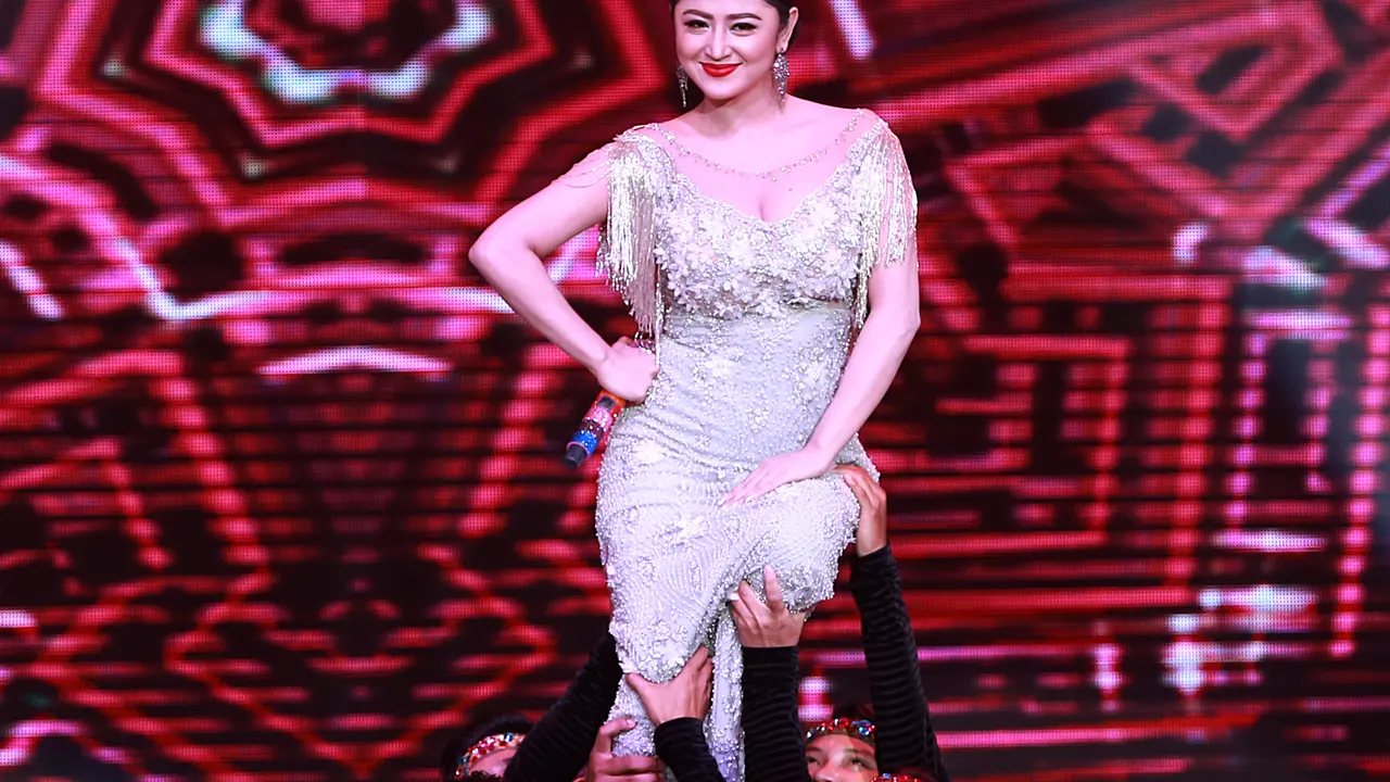 Dewi Perssik