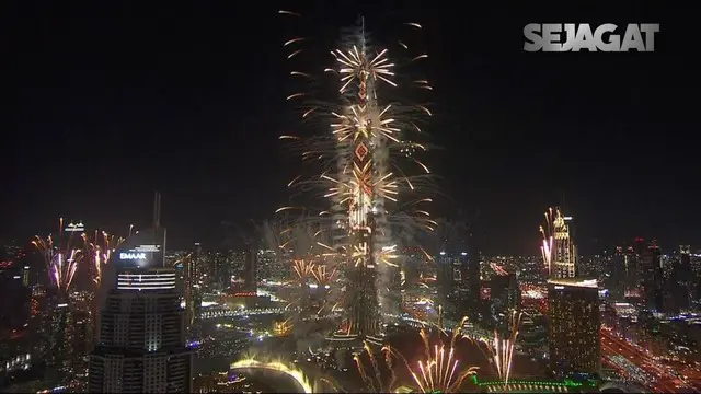 Berpusat di Burj Khalifa, masyarakat melewatkan pesta tahun baru dengan kemegahan kembang api spektakuler. 