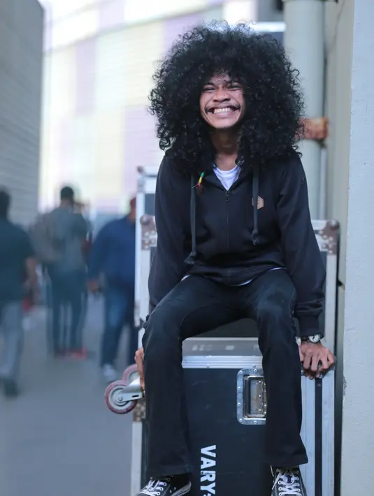 Meski memiliki niat mulia membahagiakan orangtua, Zaka asal Makassar tak ingin terbebani untuk menjadi juara. Sebagai salah satu peserta, ia hanya berusaha memberikan yang terbaik setiap penampilannya. (Adrian Putra/Bintang.com)