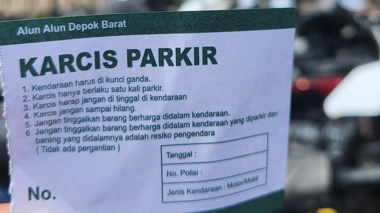 Karcis parkir kendaraan di Alun Alun wilayah Barat, Bojongsari, Depok. (Istimewa)