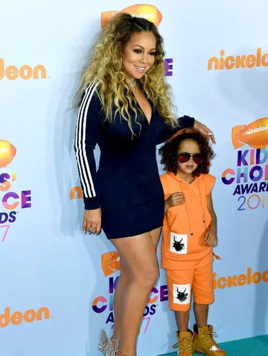 Selain itu sumber juga mengatakan, Mariah Carey tak ingin menghilangkan berat badannya dengan operasi. Ia hanya ingin mengecilkan ukuran payudaranya dengan jalur operasi. (AFP/Bintang.com)