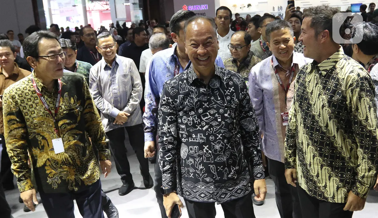 Menteri Perindustrian Agus Gumiwang Kartasasmita mengatakan bahwa industri otomotif memiliki peran penting untuk perekonomian Indonesia. (Liputan6.com/Herman Zakharia)