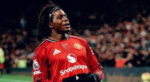 Eskpresi kebahagiaan Patrick Dorgu setelah mencetak gol ke gawang Newcastle United dalam lanjutan Liga Inggris 2025/2025 di Old Trafford, Sabtu (27/12/2025) dini hari WIB. (DOK. x/MU)