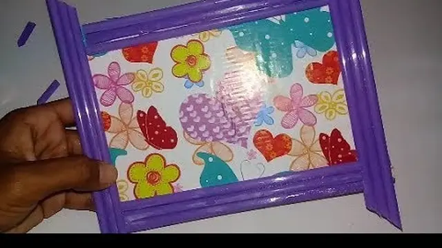Ilustrasi bingkai foto dari sedotan (Sumber: Youtube)
