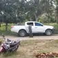 Tangkapan layar pada video saat penjemputan sejumlah petani oleh polisi yang menggunakan mobil diduga milik perusahaan (Arfandi/Liputan6.com)