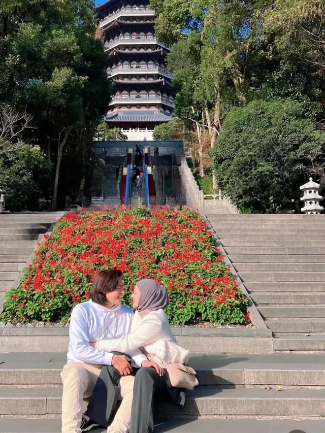 Cut Meyriska dan Roger Danuarta berharap anak perempuan. (credit:instagram.com/cutratumeyriska)