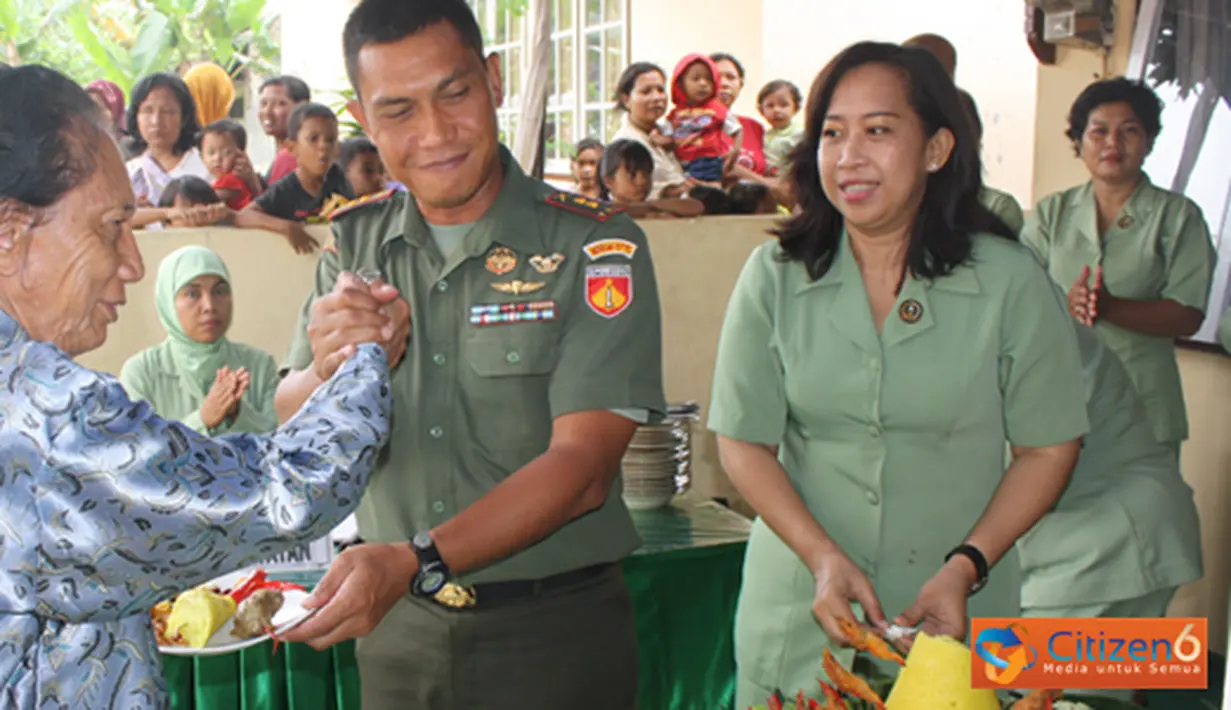 Citizen6, Kendal: Dandim 0715/Kendal Letkol Inf Tyas Koesharjadi meresmikan pos layanan kesehatan bagi warga yang lokasinya berdekatan dengan Koramil 01 Kota Kendal. (Pengirim: Aryo Widiyanto)