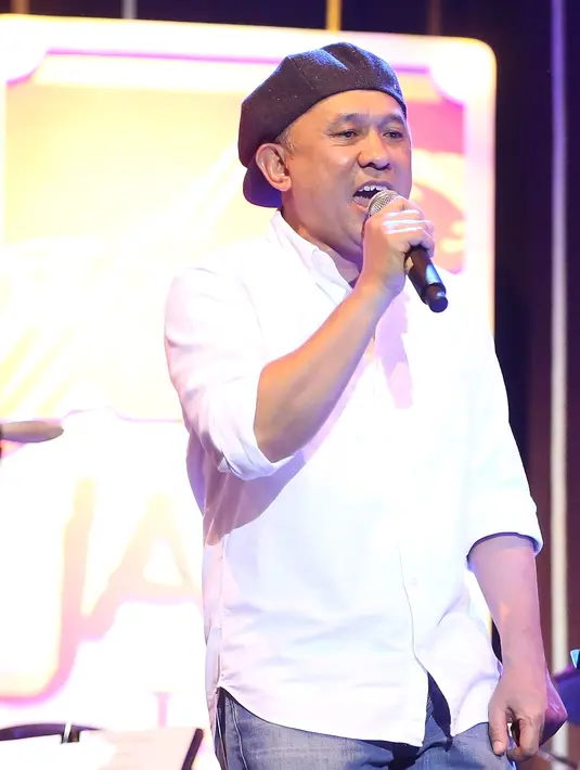 Tepuk tangan meriah langsung dari para penonton melihat abdi negara itu tampil di atas panggung. Sorak sorai membuat suasana Java Jazz makin meriah. (Bambang E Ros/Bintang.com)