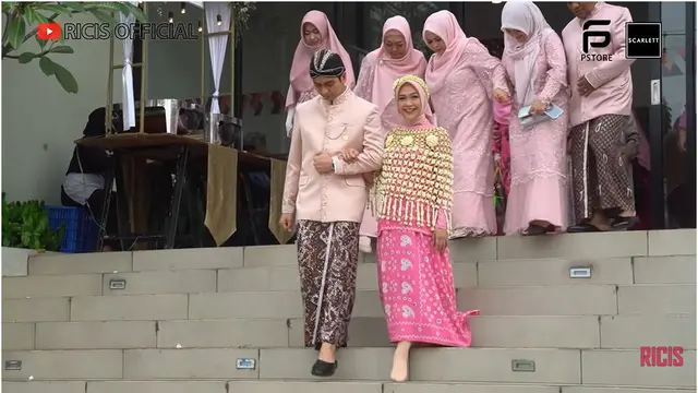 8 Momen Pengajian dan Siraman 7 Bulan Kehamilan Ria Ricis, Kental Adat Jawa
