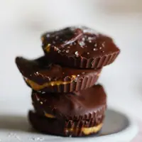 [Bintang] Kue Selai Kacang Lapis Cokelat, Tutup Rabumu dengan Manis