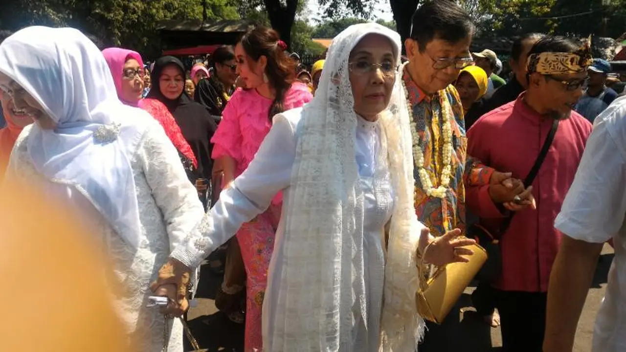 [Bintang] Nani Wijaya dan Ajip Rosidi