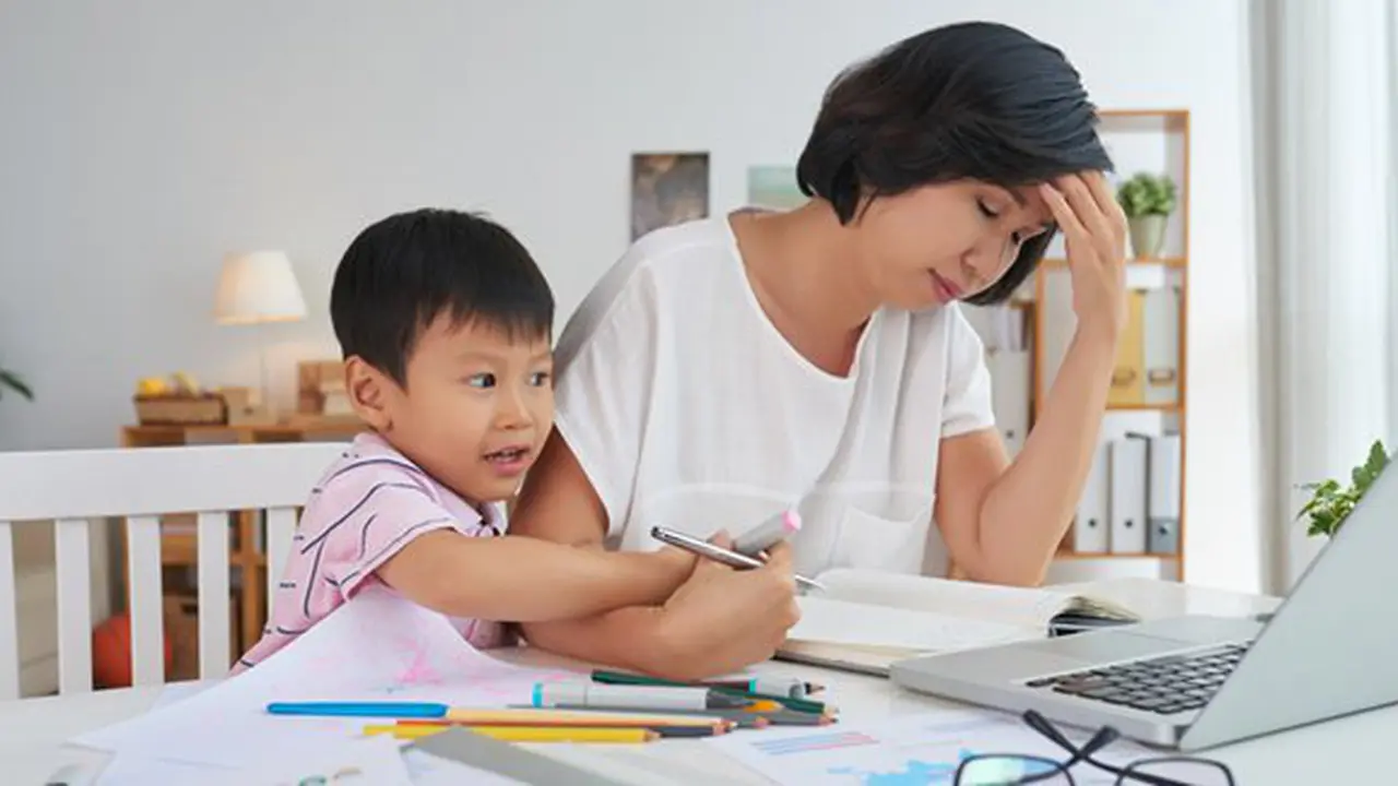 Bekerja di rumah juga ada tantangannya./Copyright shutterstock.com