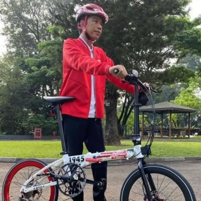 Jelang Hari Kemerdekaan, Jokowi Pakai 3 Sepeda Keren Buatan Indonesia