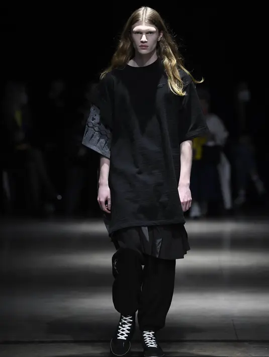 Koleksi ini adalah bentuk penghormatan untuk era 80an, di mana Jepang terkenal dengan keestetikannya yang murni dan sederhana, dibaur dengan ciri khas Barat di mana kemewahan menjadi nilai keindahan. Foto: Document/Onitsuka Tiger.