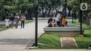 Suasana Taman Lapangan Banteng di Jakarta, Minggu (18/10/2020). Taman Lapangan Banteng kembali dibuka di masa PSBB Transisi dengan protokol kesehatan ketat. (Liputan6.com/Faizal Fanani)