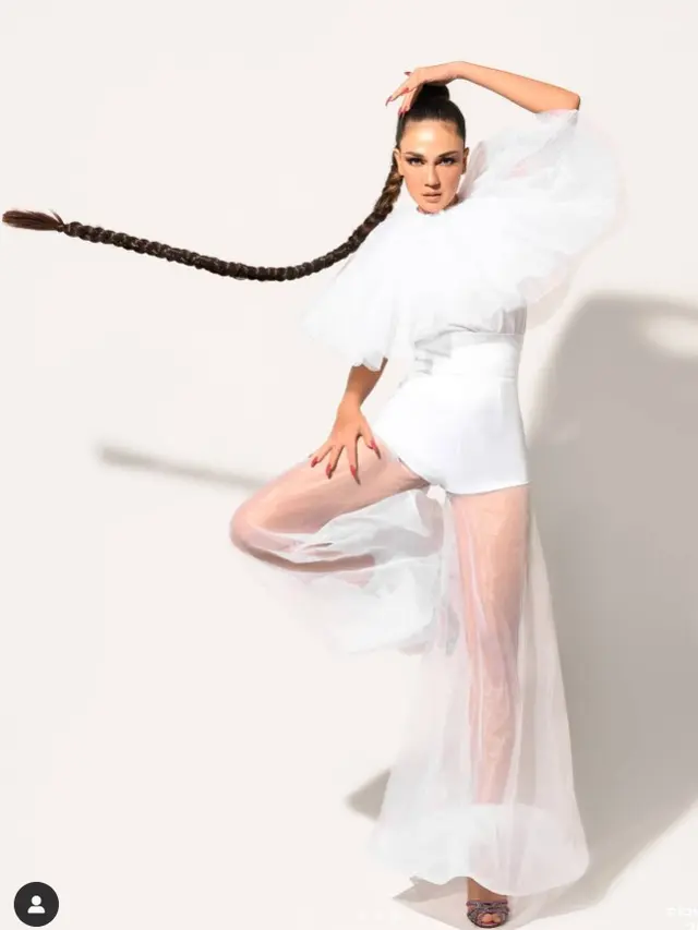 Model Rambut Kepang ala Luna Maya