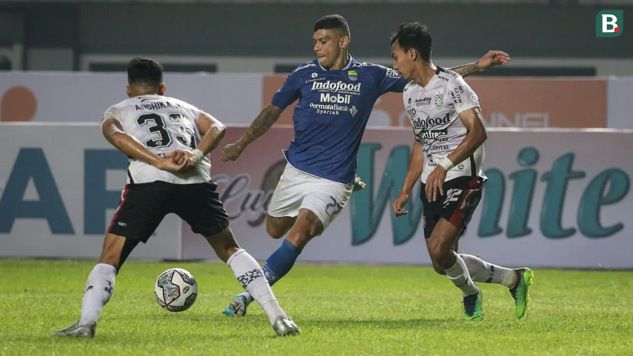 Foto: Tak Ada Pemenang di Laga Panas Persib Bandung Kontra Bali United di Grup C Piala Presiden 2022