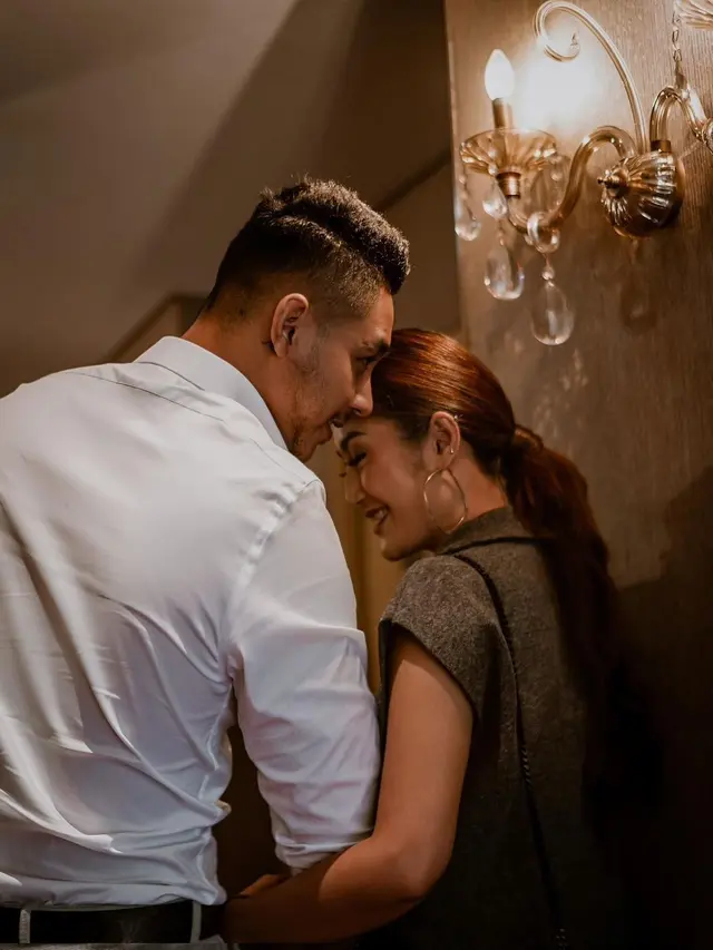 Umumkan Hamil Anak Pertama, Ini 6 Momen Romantis Siti Badriah dan Krisjiana