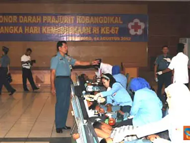 Jelang HUT Kemerdekaan Siswa Kobangdikal Donorkan Darah
 