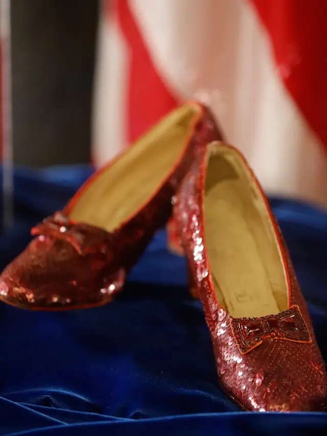Sepatu Ruby The Wizard Of OZ