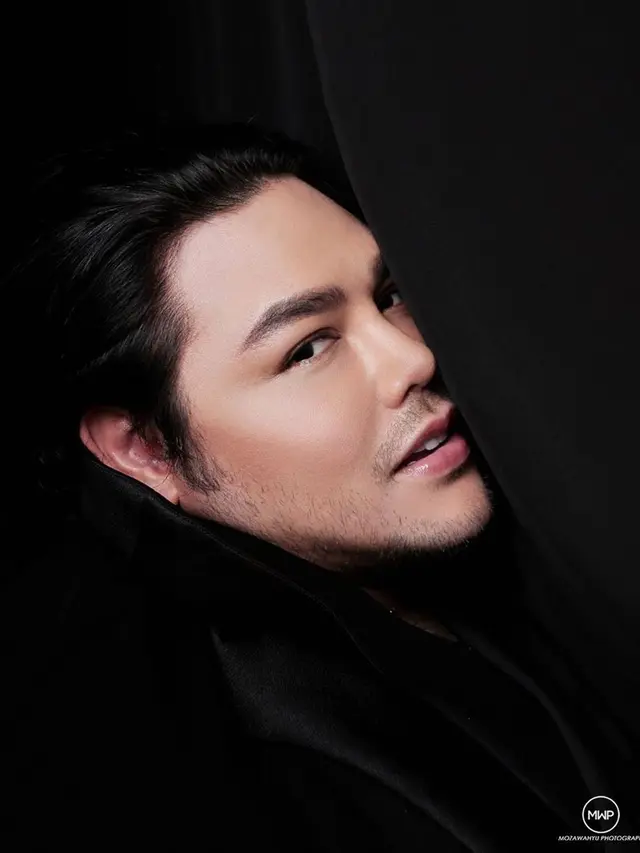 6 Potret Terbaru Ivan Gunawan, Bak Bintang Hollywood dan Bikin Pangling