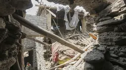 Gempa terjadi pada Minggu (31/8/2025) malam pukul 23.47 waktu setempat. (AP Photo/Wahidullah Kakar)