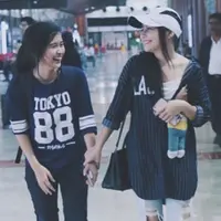 Prilly Latuconsina dan Gritte Agatha [foto: instagram]