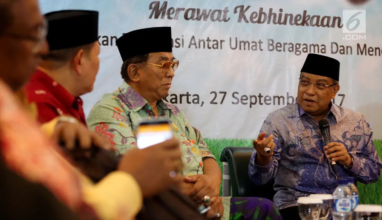 Ketua Umum PBNU KH Said Aqil Siradj memberikan sambutan di Gedung PBNU, Jakarta, Rabu (27/9). Tema acara ini "Menumbuh Kembangkan Toleransi Antar Umat Beragama dan Menolak Gerakan Intoleransi". (Liputan6.com/Johan Tallo)
