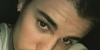 Solois muda Justin Bieber ternyata menyimpan alasan dibalik drinya memangkas rambut gimbalnya. Tak hanya dihujat penggemar, ternyata Justin memangkas rambutnya demi Selena. (instagramjustinbieber/Bintang.com)