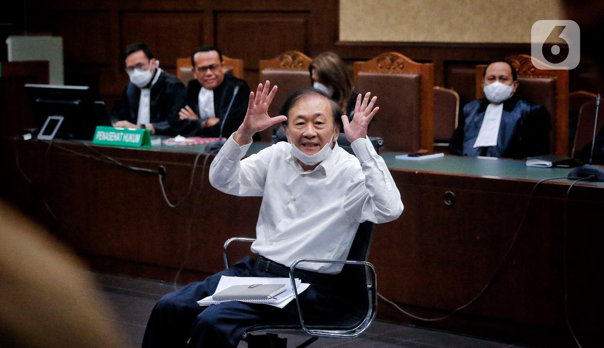 Terdakwa kasus dugaan tindak pidana korupsi PT Duta Palma, Surya Darmadi mengikuti sidang pembacaan putusan di Pengadilan Tipikor Jakarta, Kamis (23/2/2023). Surya Darmadi dijatuhi vonis 15 tahun penjara dan denda Rp1 miliar subsider enam bulan kurungan terkait tindak pidana korupsi usaha perkebunan kelapa sawit tanpa izin di Provinsi Riau periode 2004-2022. (Liputan6.com/Angga Yuniar)