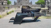 Concert Grand Piano SR1928 The Awakening, piano persembahan Saniharto yang berkolaborasi dengan arsitek Raul Renanda serta  musisi Aksan Sjuman. (dok. Instagram @saniharto/https://www.instagram.com/p/CEdkLKqH1YX/