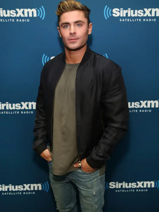 Tak hanya itu saja, Zac Efron mempunyai tipikal pria yang setia. Bahkan, ia mengaku tak perlu ada kencan yang terlalu sering dalam perkenalan. (AFP/Bintangt.com)